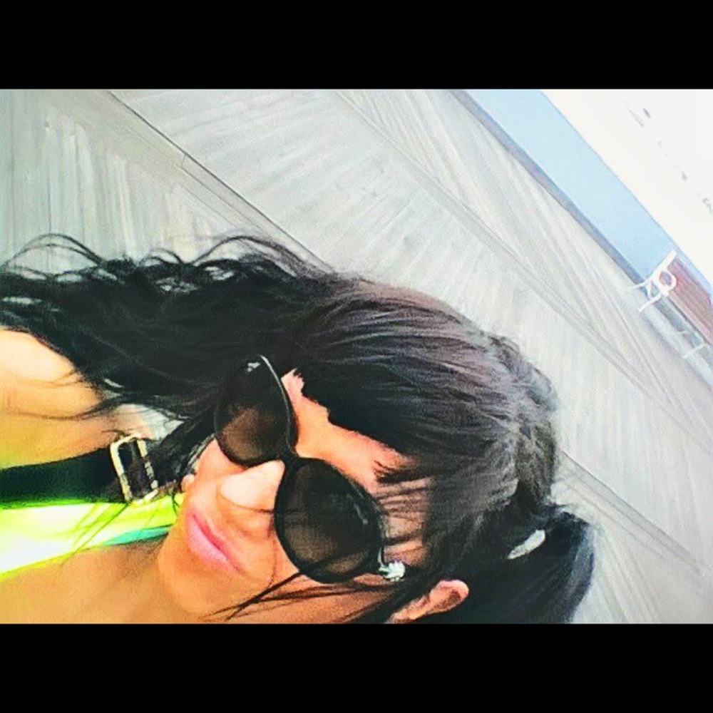 Meet your Posher, Elyse